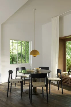 Table à manger ronde en marbre noire et base en acier noire 120 cm - &Tradition