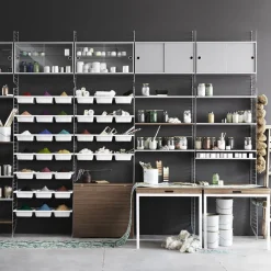 Table pliante en noyer et pieds blancs en acier - String furniture