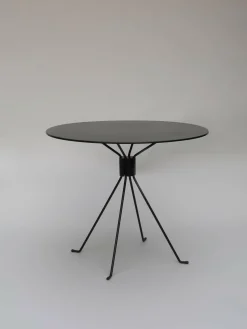 Table ronde de jardin en acier noir 90 cm Bond - Cools Collection