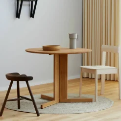 Table ronde en chêne blanc huilé 75 cm Trefoil - Form & Refine