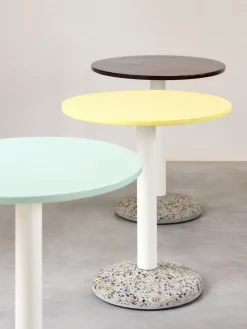 Table ronde en céramique jaune vif 70x73cm - Hay