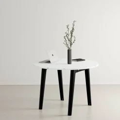 Table ronde en plastique recyclé blanc D108 x 75 cm piètements noirs New Modern - Tiptoe
