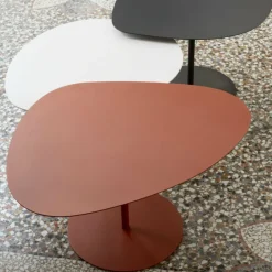 3 Tables basses gigognes taupe, blanc et noir mat Galet - Matière Grise