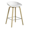 Tabouret de bar avec assise blanche en bois de chêne 65 cm AAS 32 - HAY