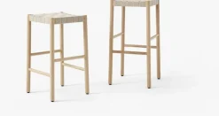Tabouret de bar beige et piètement naturel Betty TK7 - &tradition