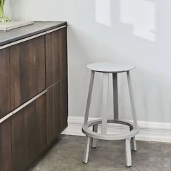 Tabouret de bar 65 cm en aluminium noir Revolver - HAY