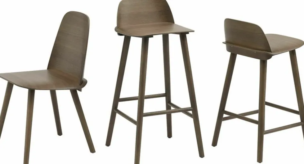 Tabouret de bar 75 cm en chêne foncé Nerd - Muuto