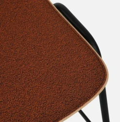 Tabouret de bar 65 cm en tissu rouge et cadre noir Touchwood - Hem