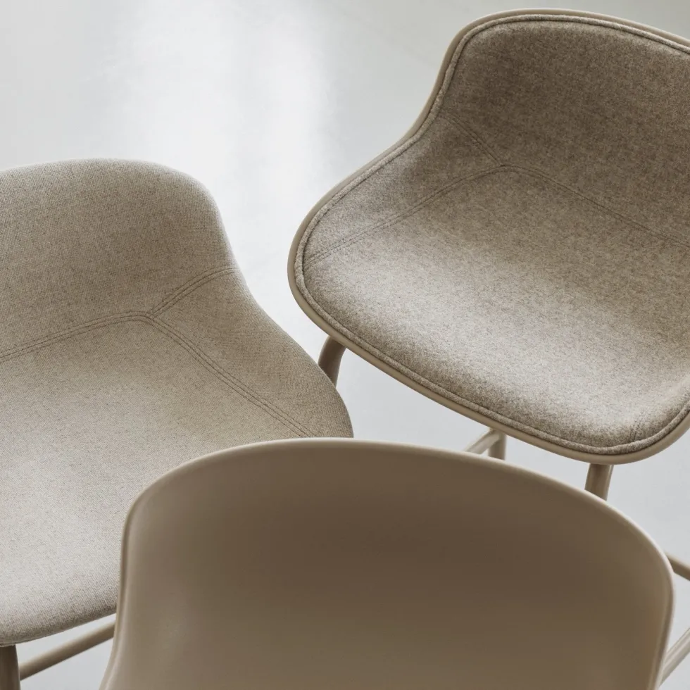 Tabouret de bar en acier et pp gris 75 cm Hyg - Normann Copenhagen