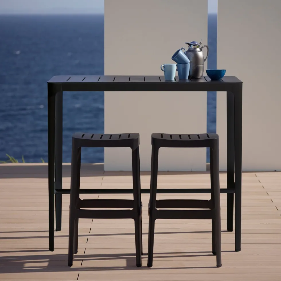 Tabouret de bar en aluminium noir Cut - Cane-Line