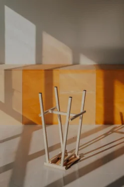 Tabouret de bar en bois de chêne et acier ivoire 75cm Tabourete 8 - Hay