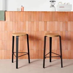 Tabouret de bar en chêne noir graphite 66cm MI LOU- TIPTOE