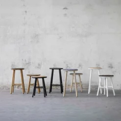 Tabouret de bar en frêne noir 63 cm ZigZag - Hans K