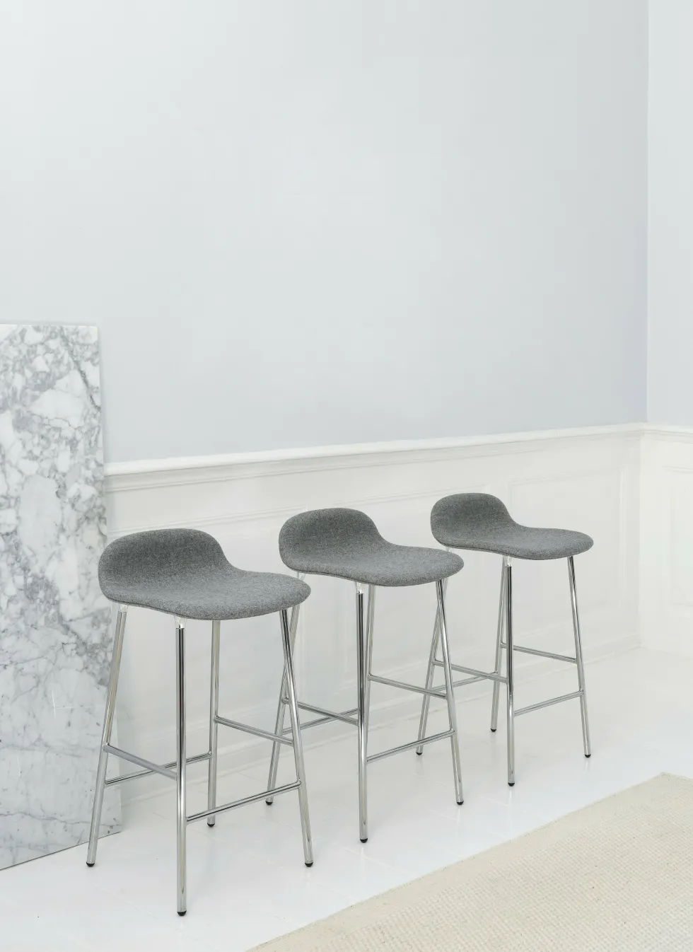 Tabouret en chrome et pp rouge 65 cm Form - Normann Copenhagen