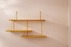 Étagère en hêtre et acier curry Shrink - Studio Hausen