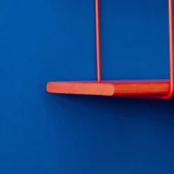 Étagère en hêtre et acier lobster Shrink - Studio Hausen
