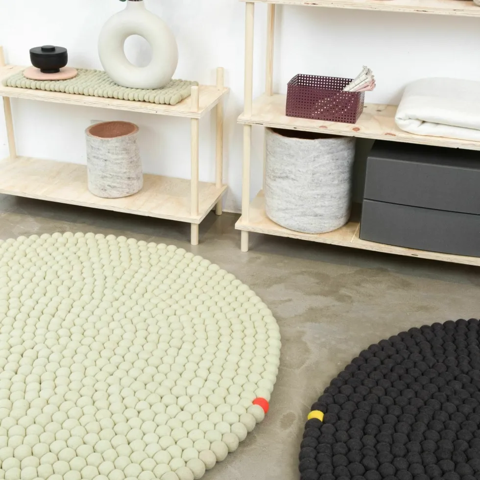 Tapis à boules de feutre anthracite 120 cm Big One - myfelt