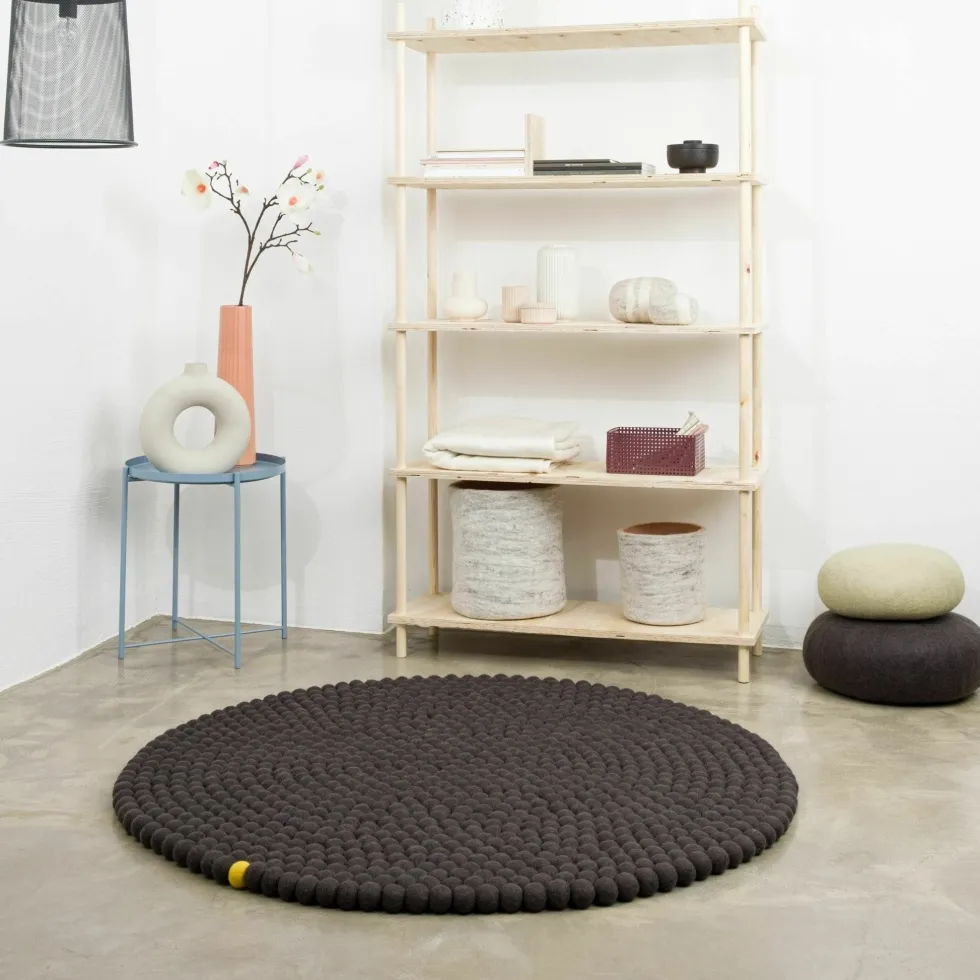 Tapis à boules de feutre anthracite 120 cm Big One - myfelt