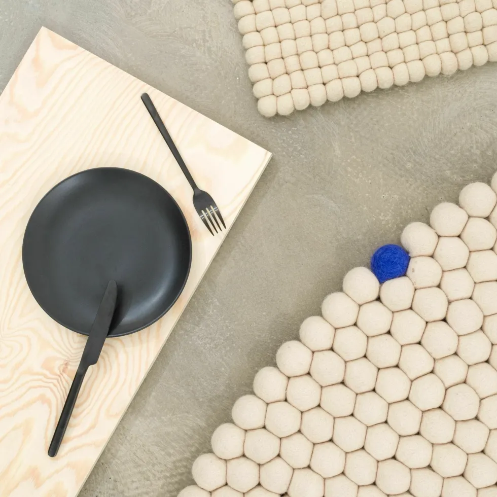 Tapis à boules de feutre beige 200 cm Big One - myfelt