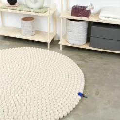 Tapis à boules de feutre beige 200 cm Big One - myfelt