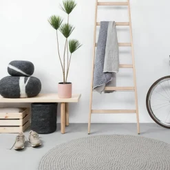 Tapis à boules de feutre gris 250 cm Luis - myfelt