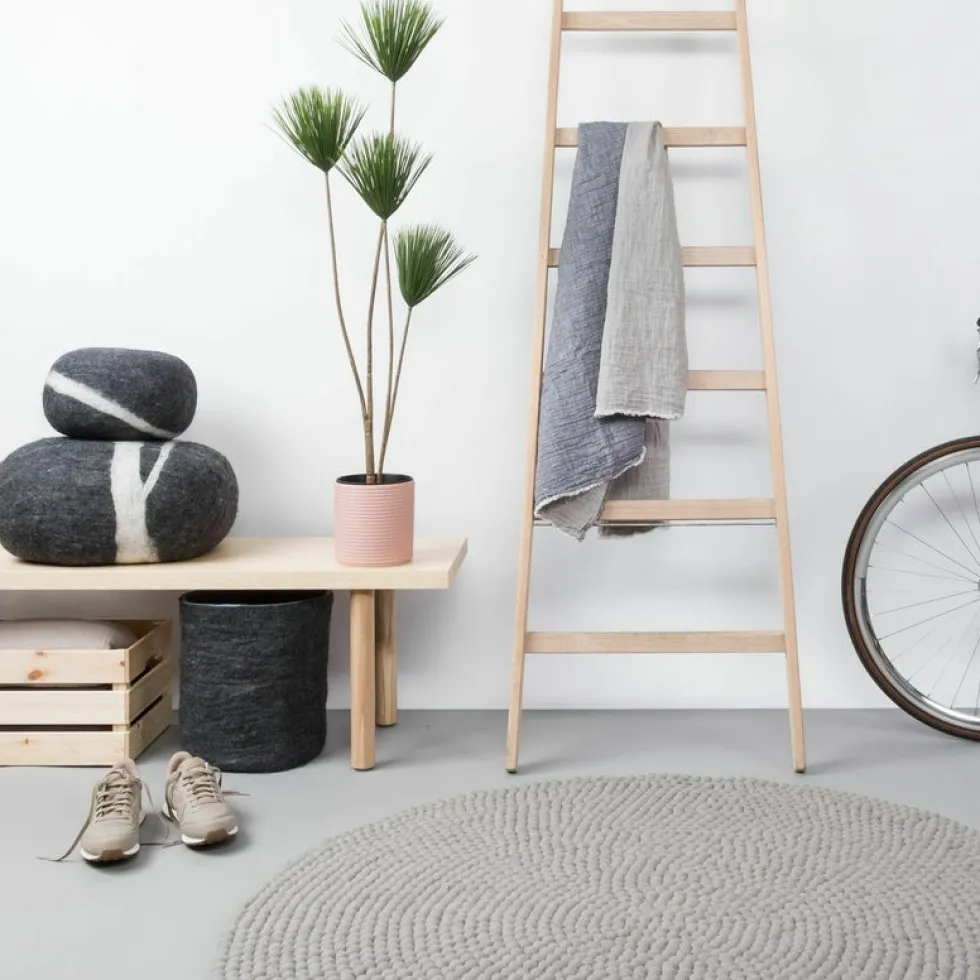 Tapis à boules de feutre gris 250 cm Luis - myfelt