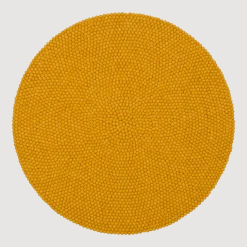 Tapis à boules de feutre moutarde 160 cm Klara - myfelt