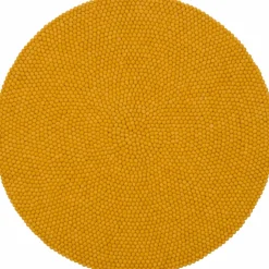 Tapis à boules de feutre moutarde 160 cm Klara - myfelt