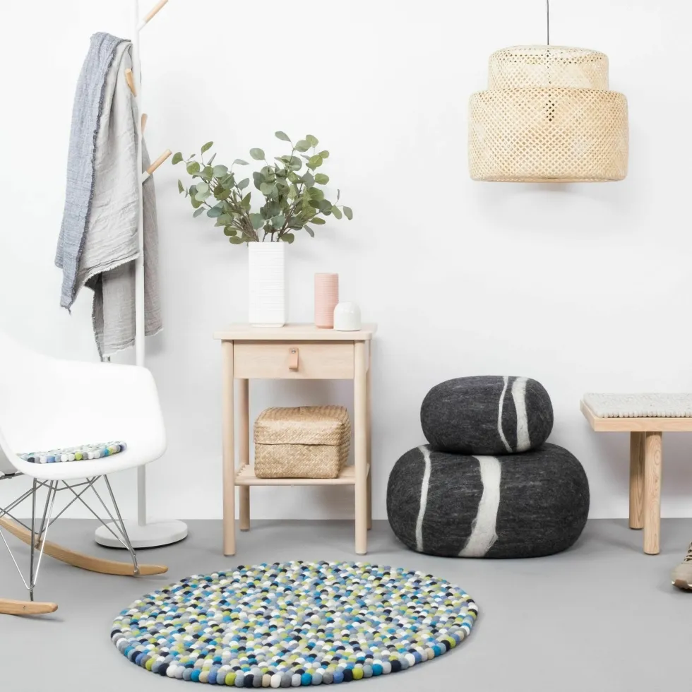Tapis à boules de feutre multicolore bleu et vert 120 cm Fritz - myfelt