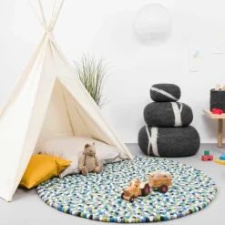 Tapis à boules de feutre multicolore bleu et vert 90 cm Fritz - myfelt