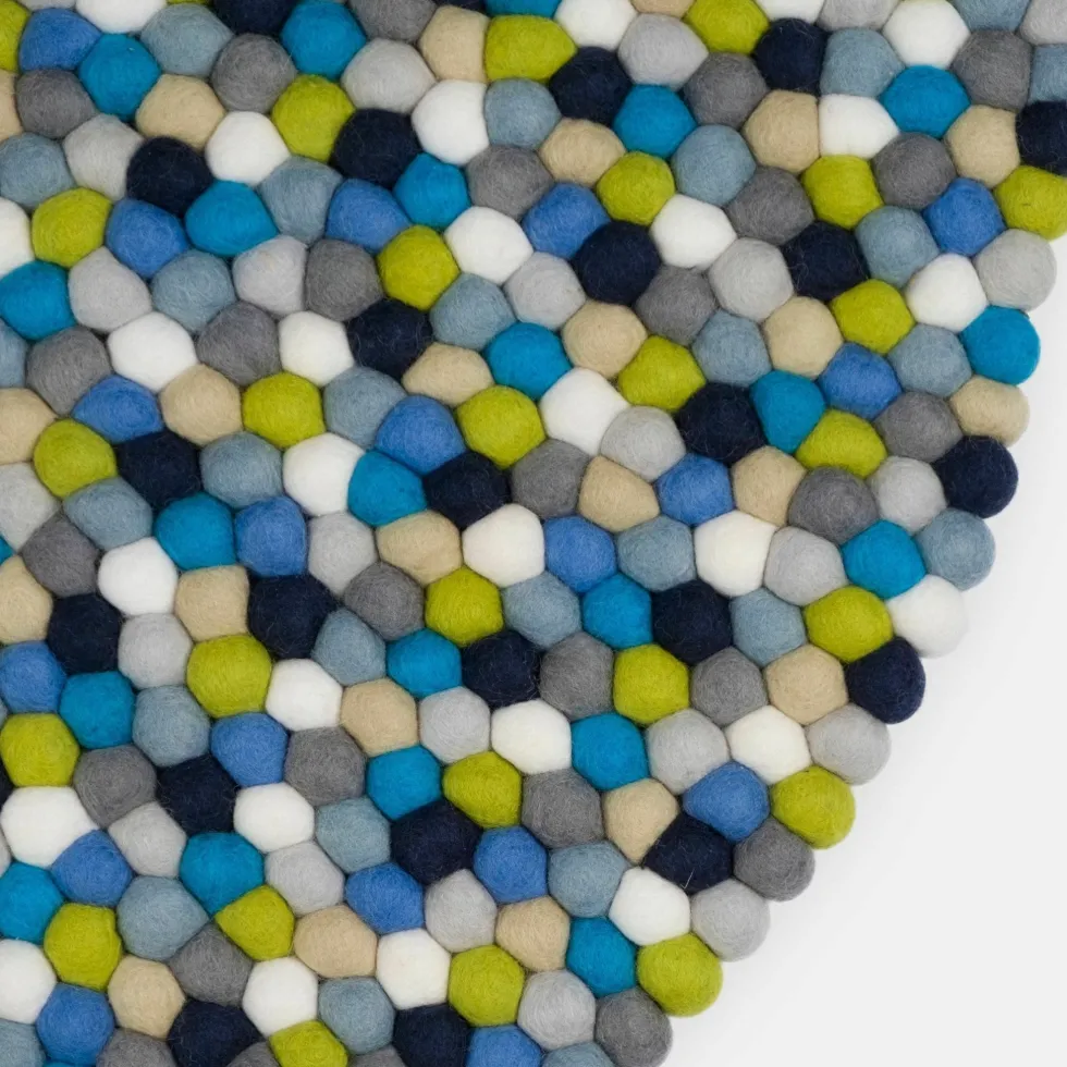 Tapis à boules de feutre multicolore bleu et vert 90 cm Fritz - myfelt