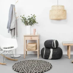 Tapis à boules de feutre multicolore naturel foncé 200 cm Néla - myfelt
