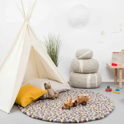Tapis à boules de feutre multicolore pastel 160 cm Greta - myfelt