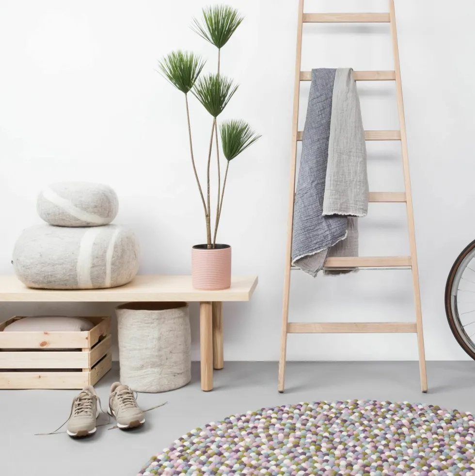 Tapis à boules de feutre multicolore pastel 160 cm Greta - myfelt