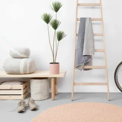 Tapis à boules de feutre rose 70 cm Merle - myfelt