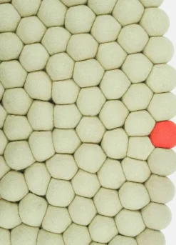 Tapis à boules de feutre vert-beige 90 cm Big One - myfelt