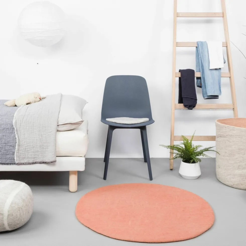 Tapis rond en laine saumon 120 cm Lea - myfelt