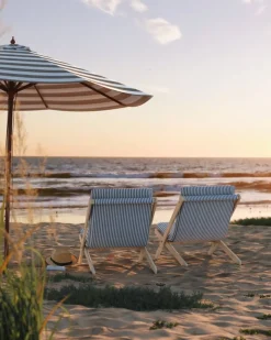 Transat en bois bleu et blanc Boogie - Karup Design