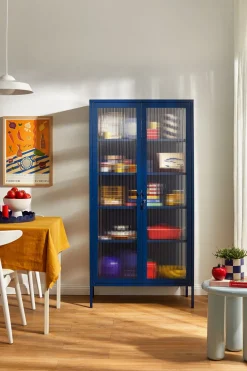 Vaisselier en acier bleu marine et verre cannelé 85x40x170cm The Collector - Mustard Made