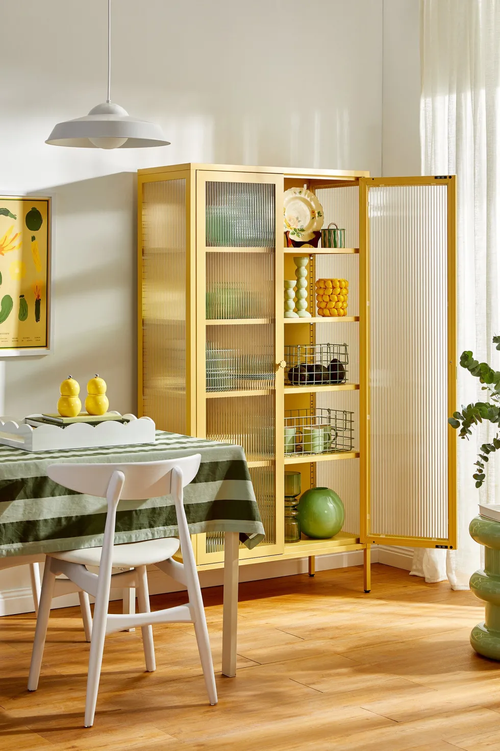 Vaisselier en acier jaune et verre cannelé 85x40x170cm The Collector - Mustard Made