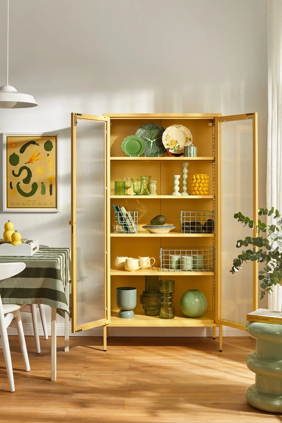 Vaisselier en acier jaune et verre cannelé 85x40x170cm The Collector - Mustard Made