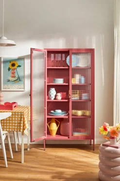 Vaisselier en acier rose baie et verre cannelé 85x40x170cm The Collector - Mustard Made