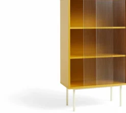 Vaisselier en bois jaune et portes vitrées Colour Cabinet - Hay