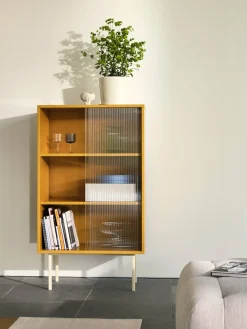 Vaisselier en bois jaune et portes vitrées Colour Cabinet - Hay