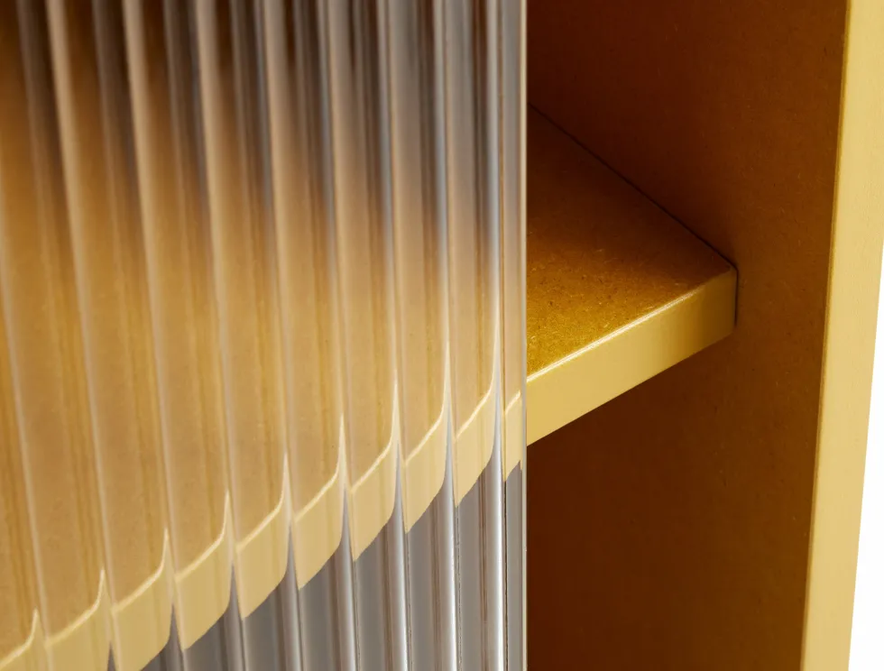Vaisselier en bois jaune et portes vitrées Colour Cabinet - Hay