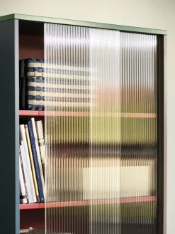 Vaisselier en bois Multi et portes vitrées Colour Cabinet - Hay