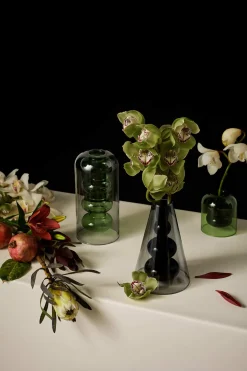 Vase conique en verre noir 22cm Bump - Tom Dixon
