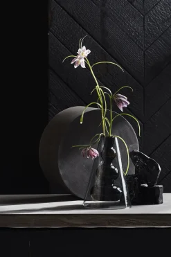 Vase conique en verre noir 22cm Bump - Tom Dixon