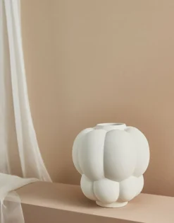 Vase en grès crème 28 x 26 cm Uva M - AYTM