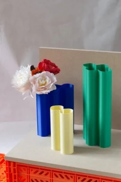 Vase en plastique recyclé bleu ciel 11x6x18cm Alvaro - WARREN ET LAETICIA